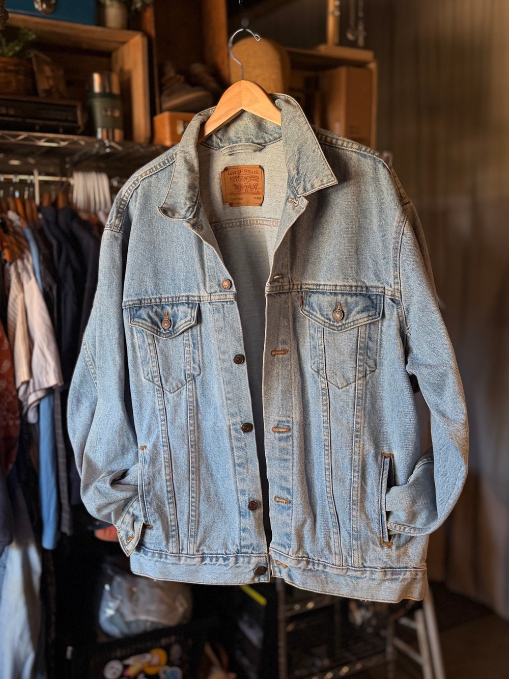 Levi's Light Wash Men's Denim Jacket Sz XL *note flaw